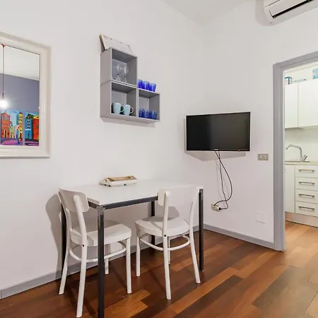 Joivy Sleek Flat With Balcony Near Mudec Museum And Navigli Area Apartment